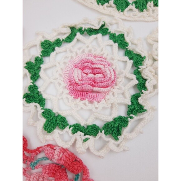 Lot of 5 doilies pink green white 7" - 12" 3 Diminsional Vintage - Picture 5 of 10